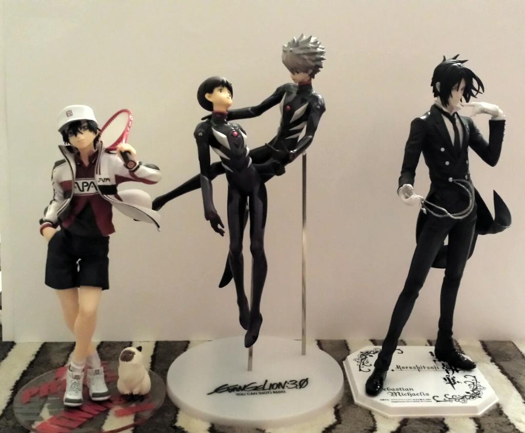 pk4n_'s tweet photo. My and @jacqulinetan's Acen 2015 figures! #PerfectFigProbz #SwiggitySwagWhatsInTheBag http://t.co/wc0vqXSyJy