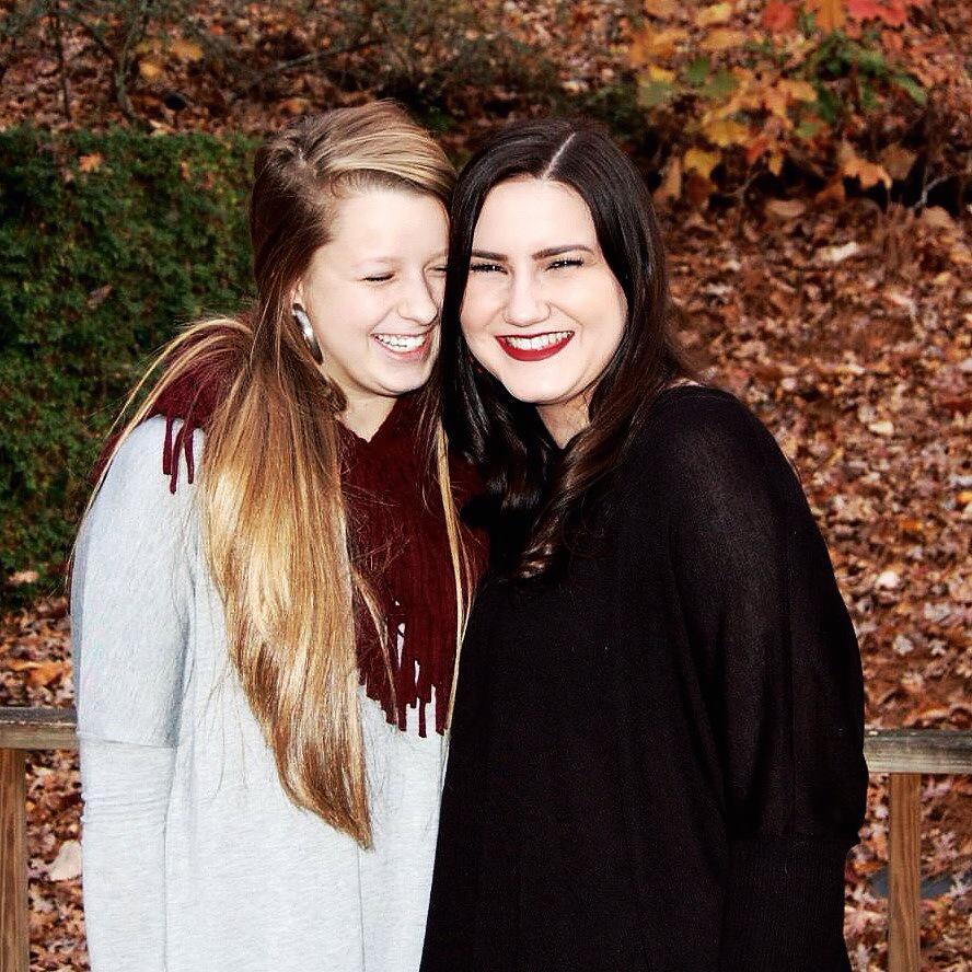 harpermidds's tweet photo. 16 DAYSS!!!! can't wait for @raaychie to make her debut in gville #countinghours #grad #cancun http://t.co/aa6JGyZxhq