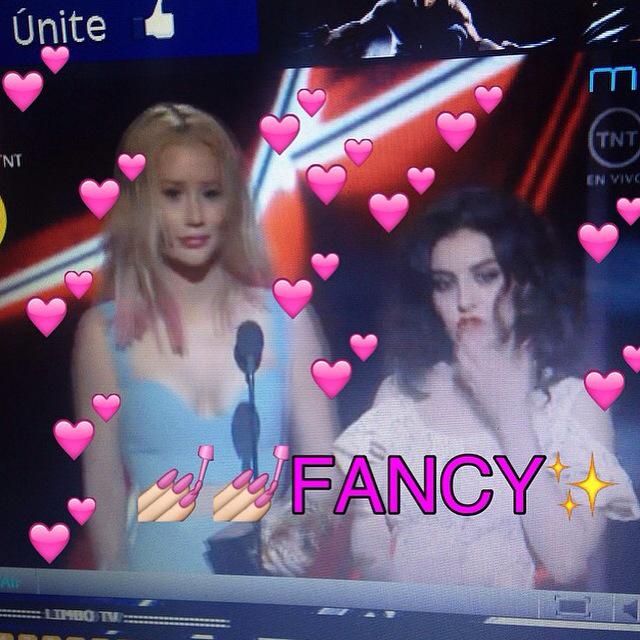 charli_xcx's tweet image. 💅