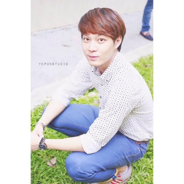 YepunStudio's tweet photo. สวัสดีเช้าวันจันทร์ค้าบ ~* มีความสุขในการทำงานกันน้าา 😁👍🏼 @yepun.thiradej #yepunthiradej #yepun #yepunstudio #happy… http://t.co/Xat2VjkA4t