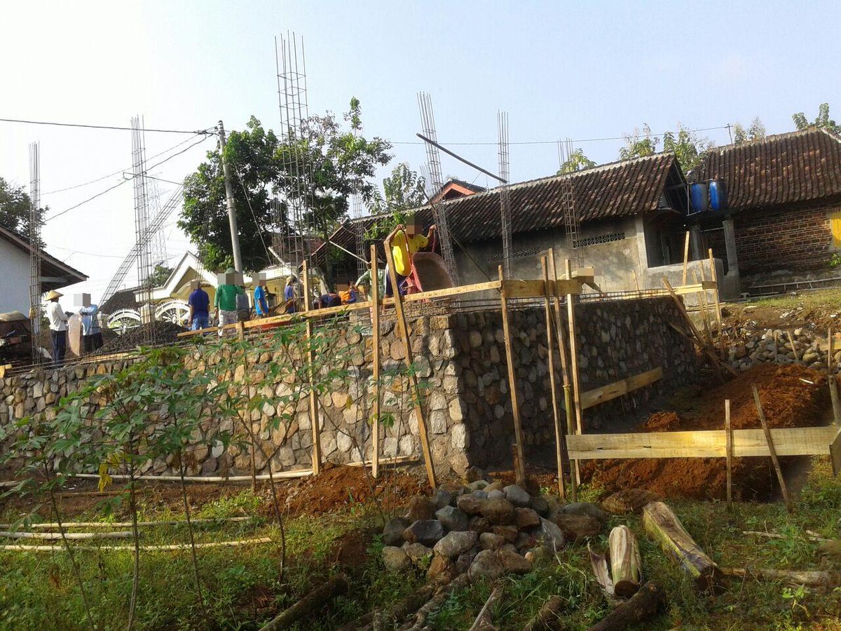ilmoe's tweet photo. ini proses pembangunan Gan http://t.co/daRsPz4Ko4