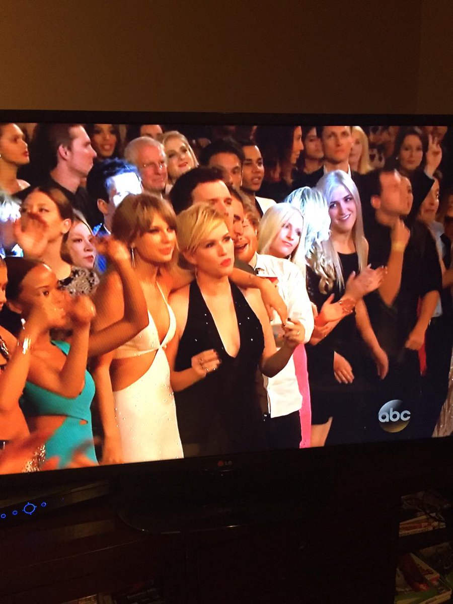 SwiftNYC's tweet photo. Taylor accepted Molly in her "club" or should we say #BBMAsSquad when Molly gave this speech! #BBMAs http://t.co/w4Jhnc0KUQ