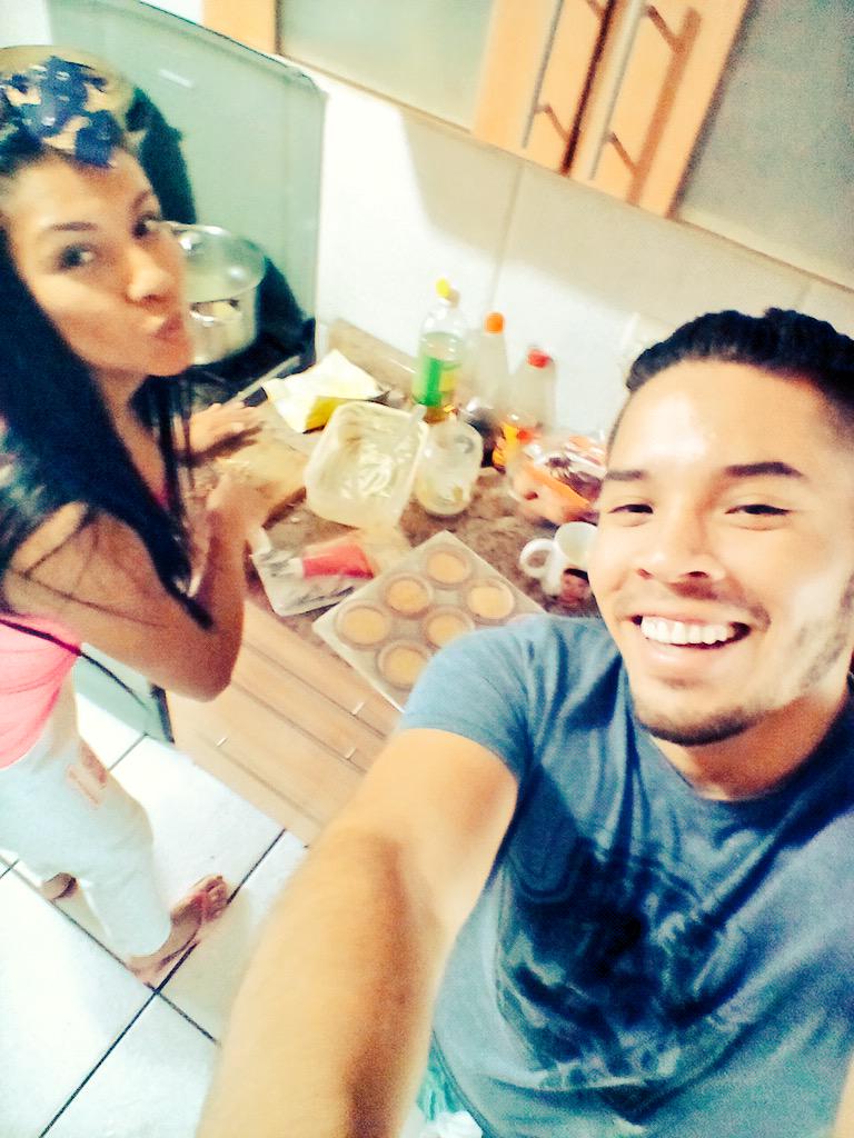 DianaSanchez_04's tweet image. Super ver pelis ... Y ahora probar mis cupcake que prepare junto a mi bb me encanta cuando llegan estos días 😍