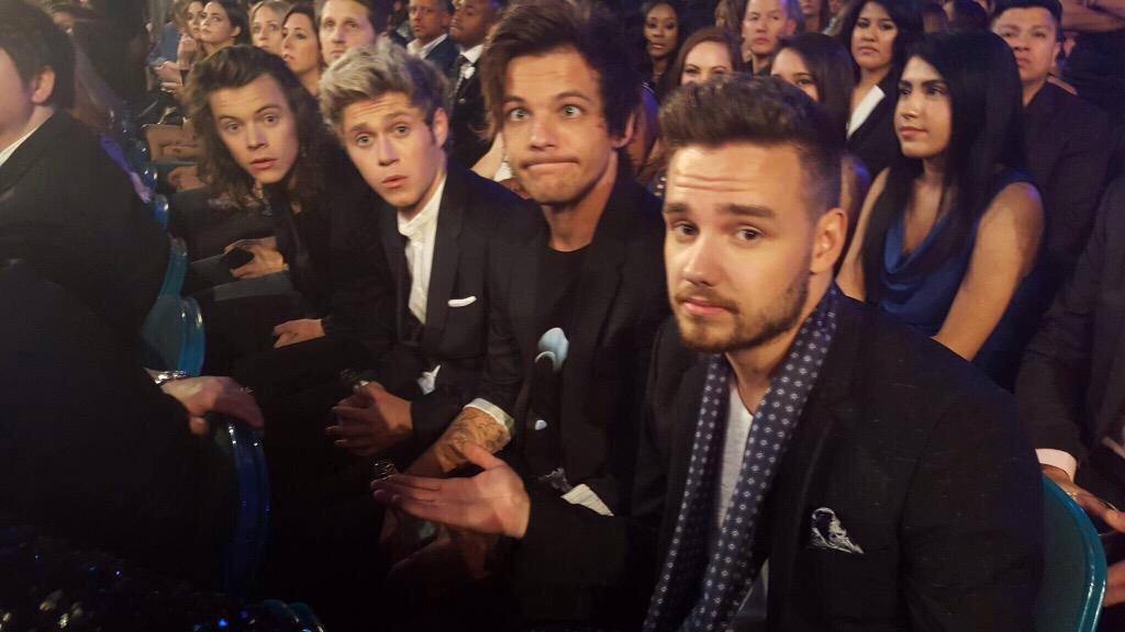 daynalwt's tweet photo. GUYS THE BOYS LOST...
LETS MAKE IT UP TO THEM!
VOTE #VoteNoControlForBillboard http://t.co/B4iI9ji77r