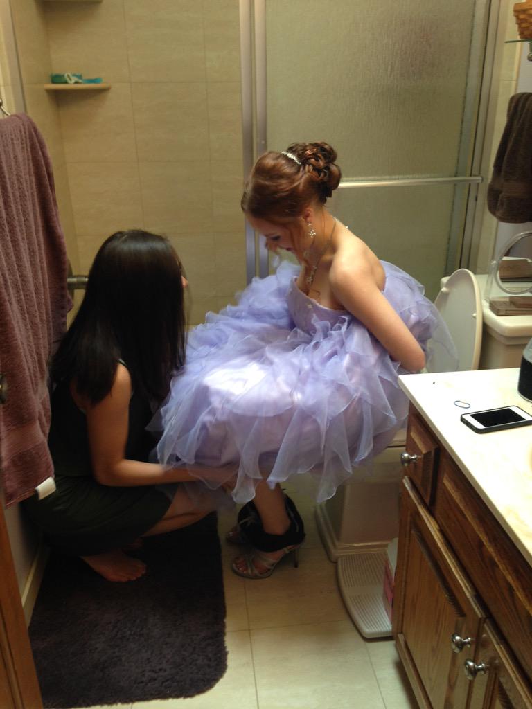 Sammy_J97's tweet image. You wish you were her best friend 😏💜 #bombdiggity @KellyVanDrizzle