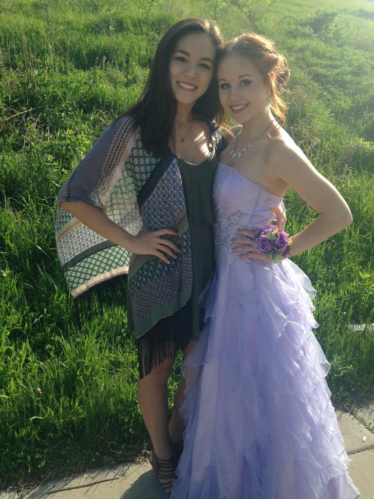 Sammy_J97's tweet image. You wish you were her best friend 😏💜 #bombdiggity @KellyVanDrizzle