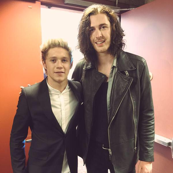 midknightniall's tweet photo. niall looks like a little child next to hozier oh my #VoteNoControlForBillboard http://t.co/4NmrIoWgFC