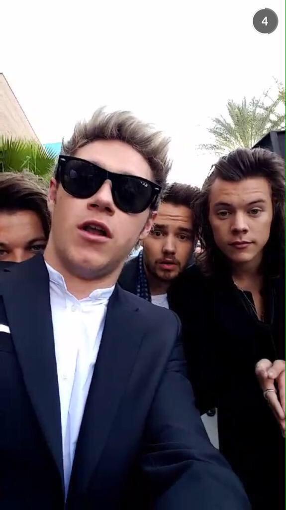 jai_larryxxx's tweet photo. Bebitos hermosos #BBMAs #NoControlCampaignPH #NoControlDay #WeWantNoControlAsSingle #ProjectNoControl http://t.co/B2XrVKKrqx