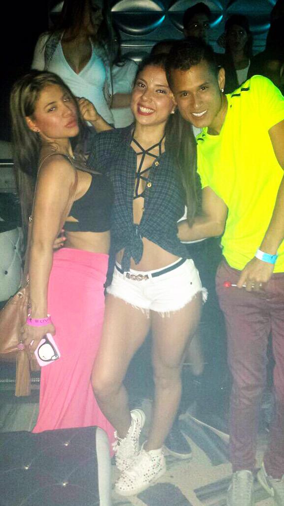 andrstorrs's tweet photo. #RT #Modelos #Amigas #Friends #Calico #Tbt 💃💃😘😘 http://t.co/NaUfhIxc9L
