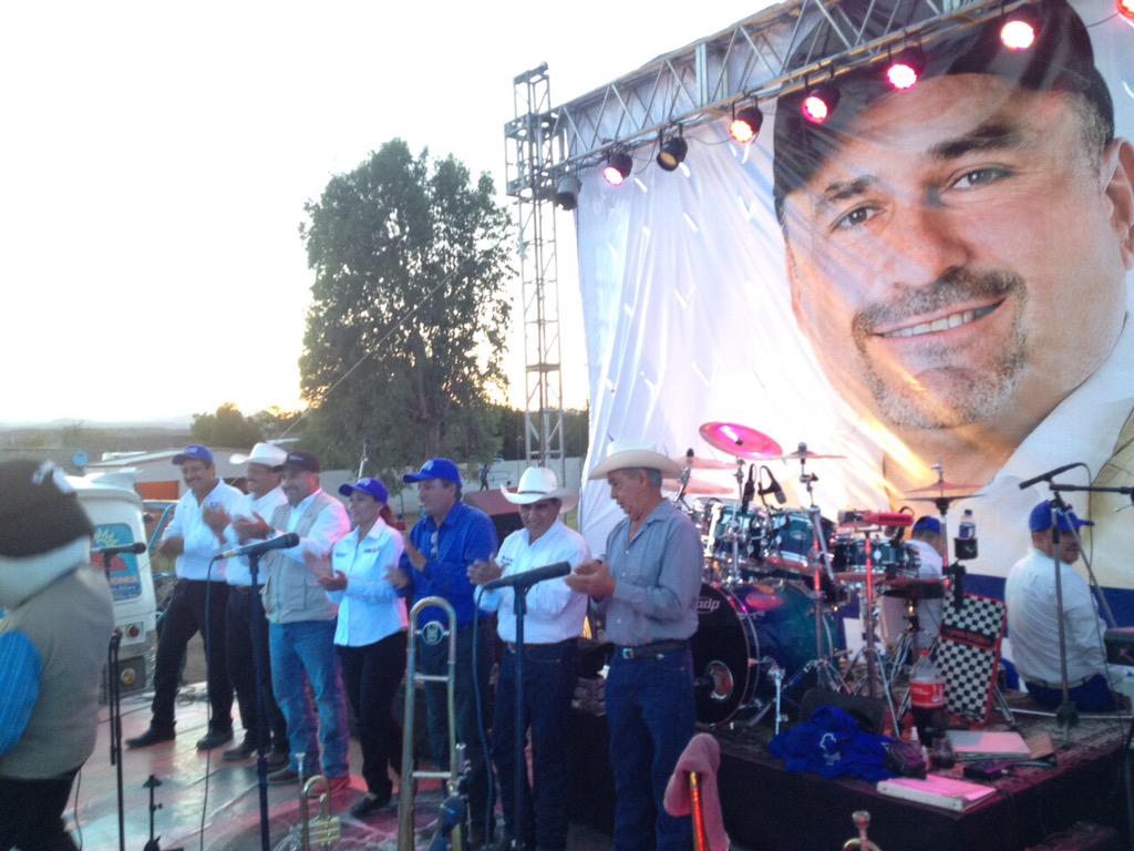 kalytka_'s tweet photo. "@JavierDagnino: con la formula panista del Río Sonora #ConElMaster #SiSeHace #Distriro06 @kalytka_ @1308NTH http://t.co/niOZnj8s7O"