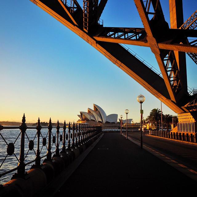 '@sydney_sider: Lifestyle bloggers @Mrandmrsromance capture one of Sydney’s finest angles

#ilovesydney '
#ILoveSidney