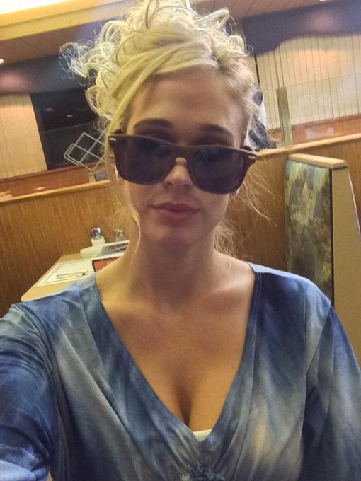 I requested to be an extra in one of the scenes. My disguise is... Classy. http://t.co/zCoMkFzhzz<a href="/tag/iwokeuplikethis"class="tags"><span>#iwokeuplikethis</span></a>