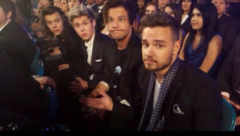 sunflouwerhabit's tweet photo. Well I have school tomorrow (kill me) so goodnight x Larry is real, I love this fandom, and these goofs
#NoControlDay http://t.co/JYpr0ei2wu