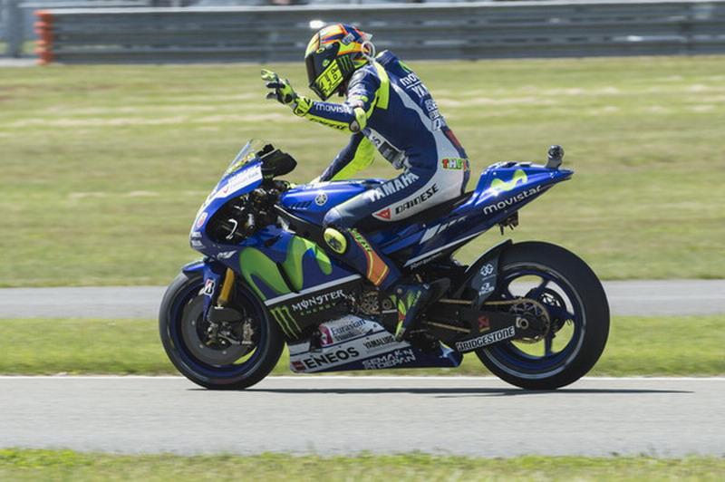 okezonenews's tweet photo. Perjudian Rossi yang Berakhir Sukses http://t.co/Xud5JOrDbm http://t.co/ekTXo47Xl6
