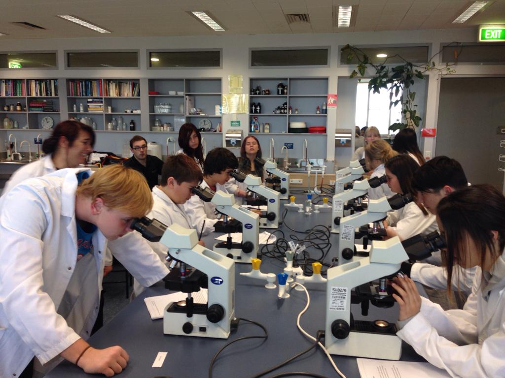 Year 9 in the forensics lab at <a href="/latrobe/">La Trobe University</a> Bendigo. Taking the time to solve some crime on their way to Melbourne!
