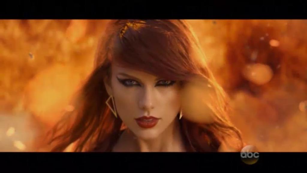 modadulce's tweet photo. me gustó la canción pero #britneydiditfirst http://t.co/3V2cvKTcci