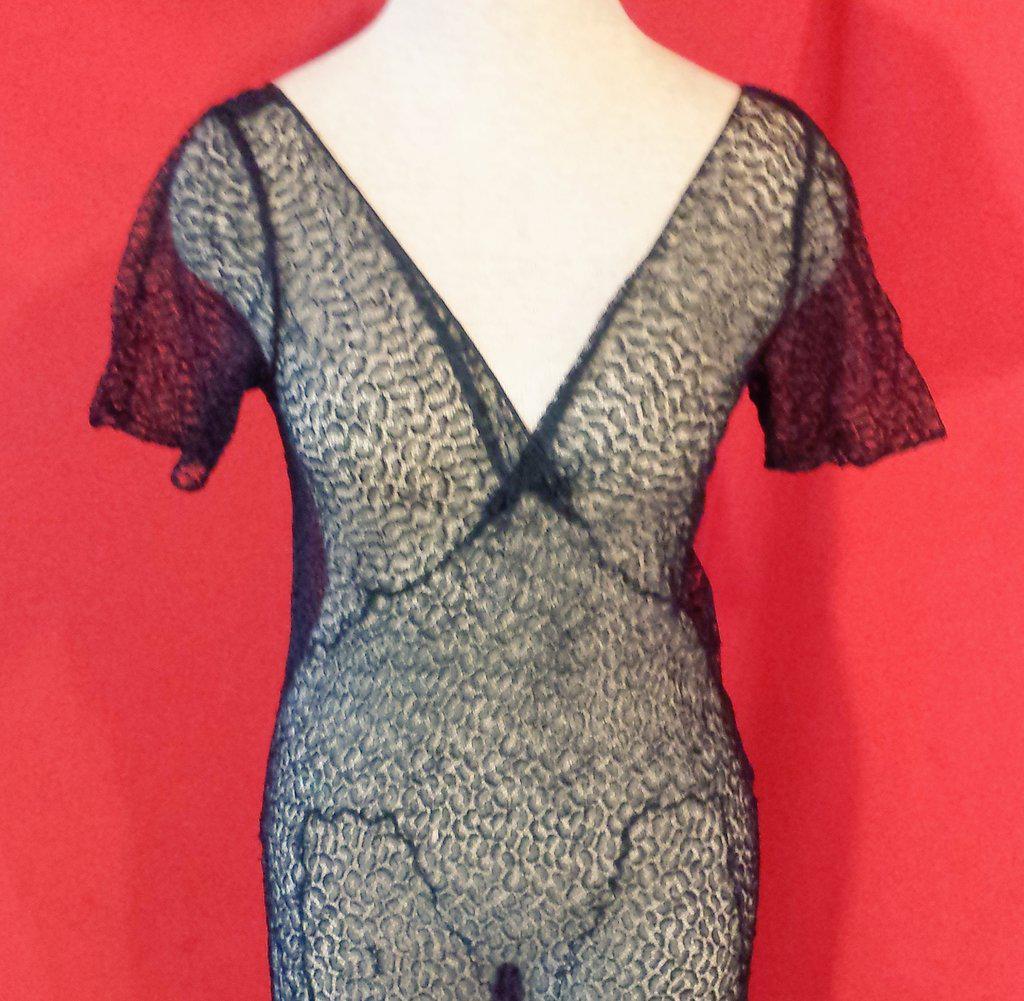 OfficialAnimalX's tweet photo. If you're a fan of #vintage clothes, does that make you a #fashion-was-ta? #fashionista #deco bias #lace dress http://t.co/B44scT6uHQ