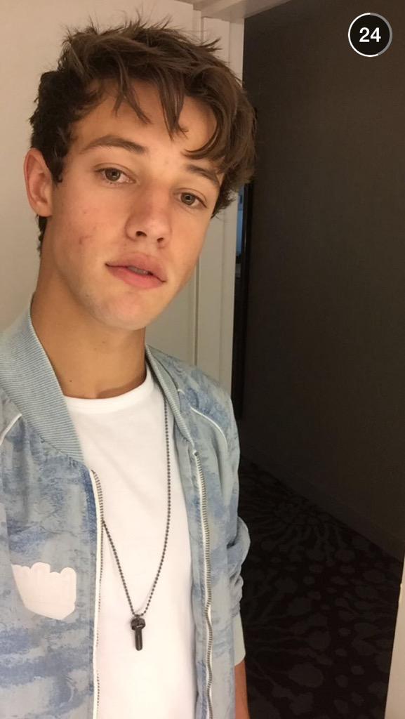 camssdickk's tweet photo. Lowkey fuckboy  ¿ @camerondallas http://t.co/QInu2i1PFo