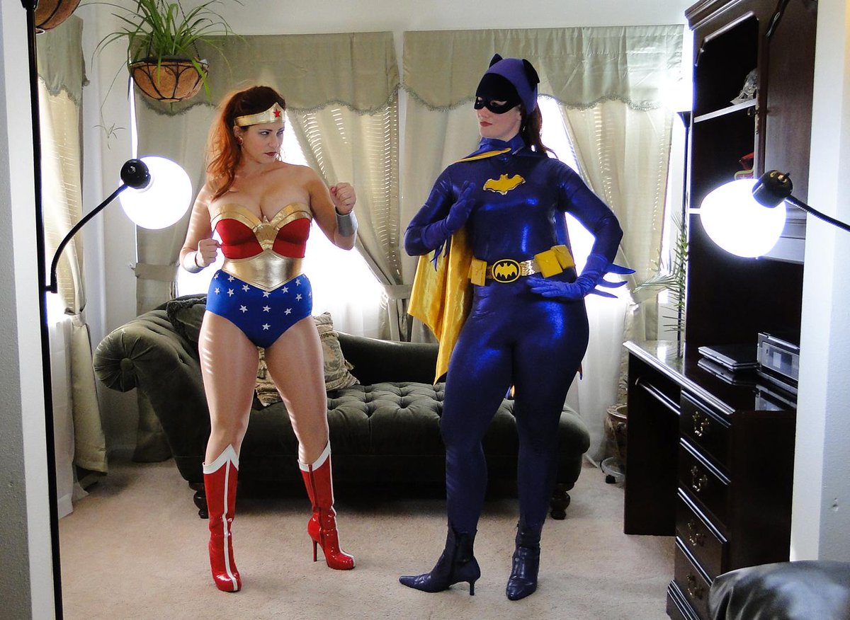 EsterAmoral's tweet photo. @Vivian_Pierce &amp; I, being shiny in all the right places! http://t.co/JVhXfhRoz3 http://t.co/K2gtxh4sxu
