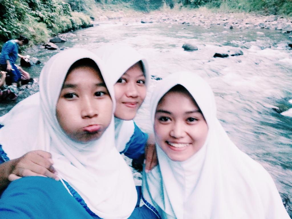indri_lestari21's tweet photo. In baduy http://t.co/EdeahwQewT