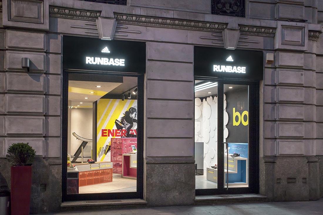 DINNDESIGN's tweet photo. The state-of-the-art hub running designed for adidas! http://t.co/WpRXzSrKue #RunBaseMilano #adidas #dinn http://t.co/sUOqxtD88F