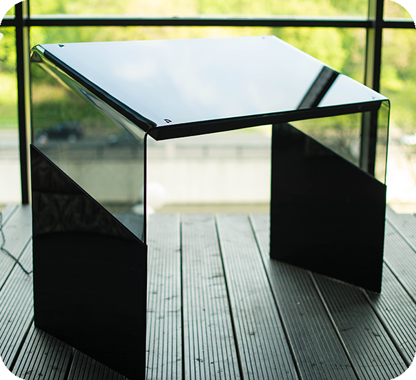 crasiis's tweet photo. First interactive glass table in Russia. So perfect. http://t.co/7SWWjl5Gj5