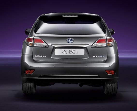 LexusUK's tweet photo. What’s changed for the 2016 #LexusRX? http://t.co/CxjNbZLuID http://t.co/ZbY7fE7FrC