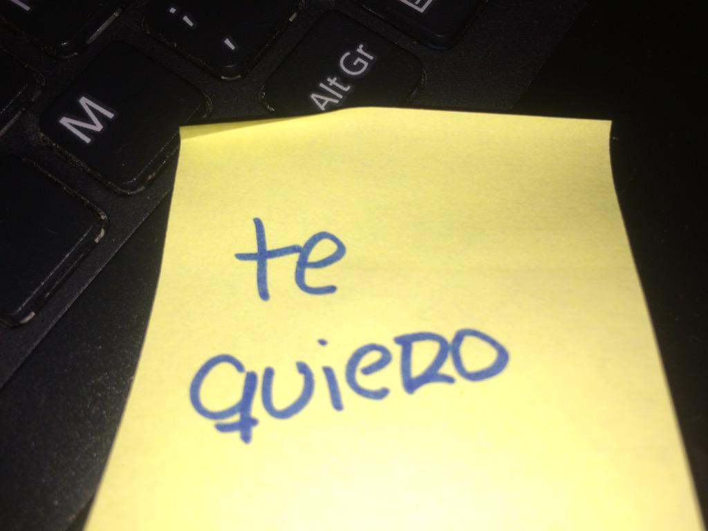 Josemari_91's tweet photo. Levantarse de la cama y encontrarse esto... No puedo quererla mas!!!!  Mil graciaaaaaaaas mi amor!!!! Te amo!!! http://t.co/gK8ngtg87o