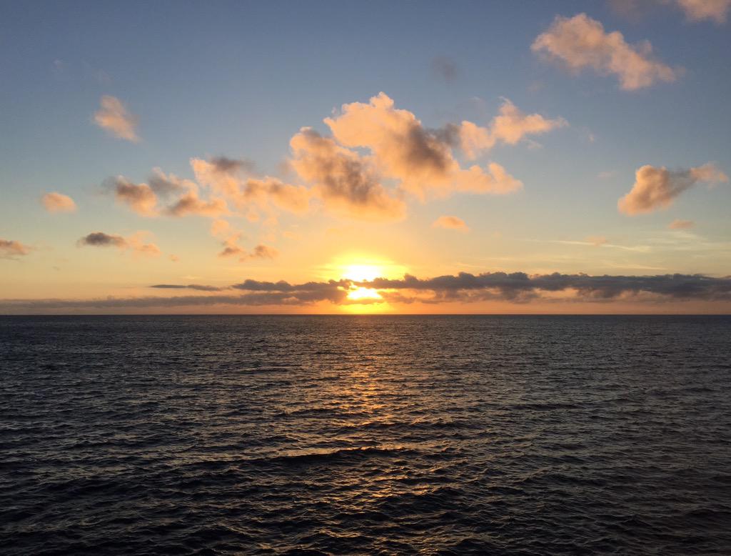 TAtyphoon's tweet photo. Another sunset
#sunset #seashore #nicewind #comfortable http://t.co/4uiHXtPVNW