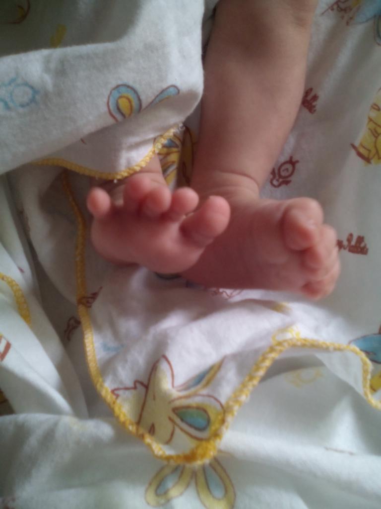 Neynanaya's tweet photo. Suka kali sama kaki ketek ni http://t.co/bH6s62aWQ9