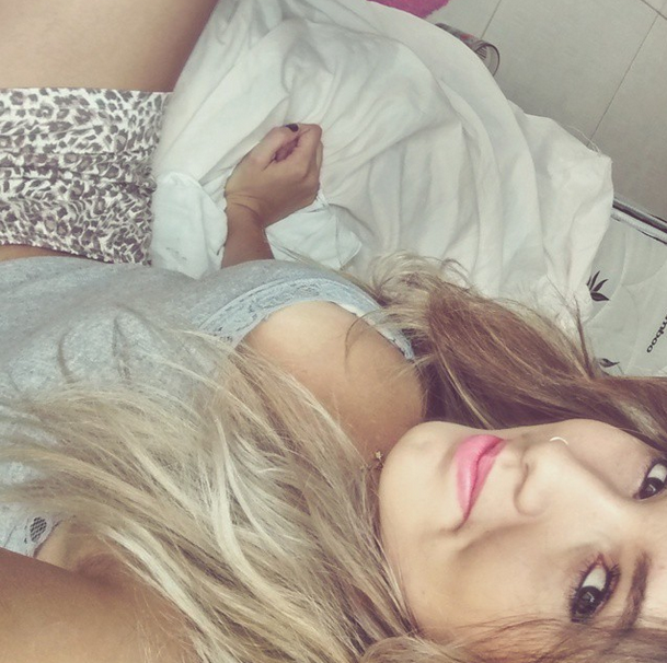 _Medeiroos_'s tweet photo. Eaii '  ✌👌👌🌙 http://t.co/8CttWM5nhv