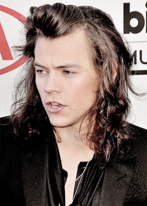 StylesFever1994's tweet photo. Long live Harry's hair!! :) @Harry_Styles #BBMAs http://t.co/0VSfwbhLFW