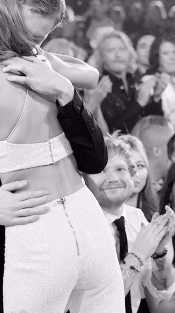 9GAG's tweet photo. Sorry Ed, I know how that feels. #TaylorSwift #billboardawards http://t.co/fgfMu8hrsD