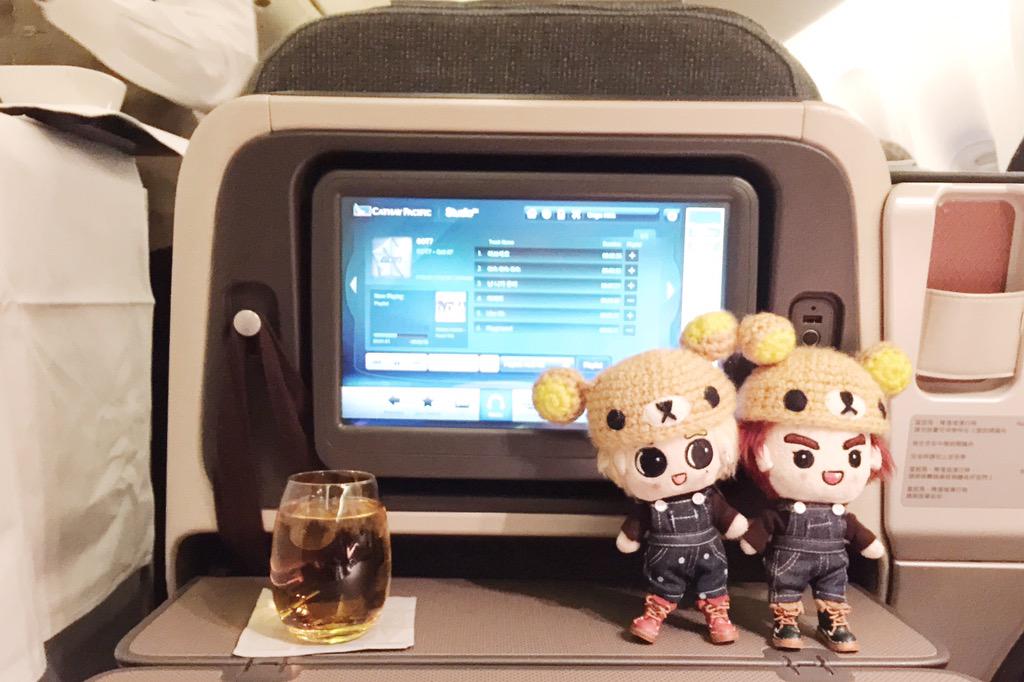 moodookdik's tweet photo. มีเพลงเด็กกัซฟังบนCathay Pacificด้วยนะ ถึงจะเป็นตั้งแต่Got itก็เหอะปริ่มอยู่ดี:) #playwithmark #playwithbam #MarkBam http://t.co/MY5CPYVe9n