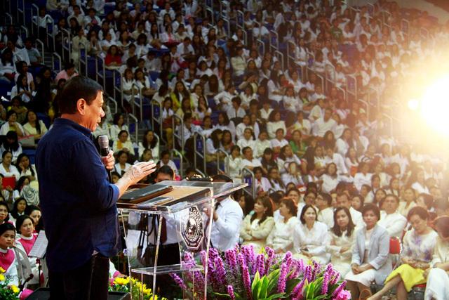 rapplerdotcom's tweet photo. As president, ‘I can’t afford to fail’ – Duterte #PHVote http://t.co/wjJ6KtOZHO http://t.co/JgEKuQjQh6