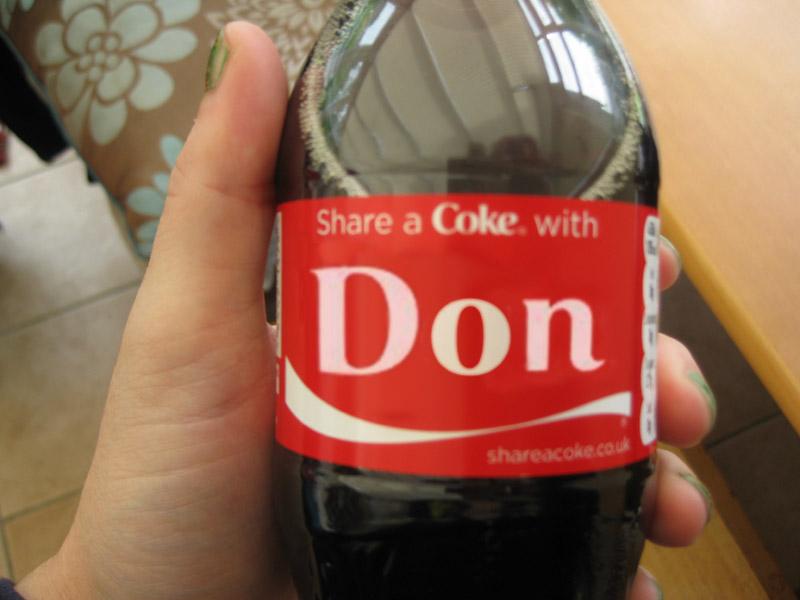 ctwtn's tweet photo. Who wouldn't want to share a @CocaCola with @DonDraperSCP? #MadMenFinale #MadMen #MadMenLastCall http://t.co/aF5KjzK9k9