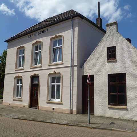 Huize Karelstein: Bouwjaar ca. 1830. Voormalige bierbrouwerij en burgemeester woning. #Gemeentelijk #Monument