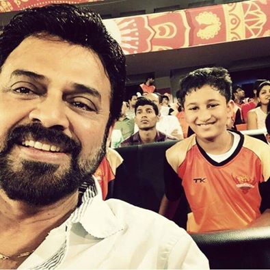 Mahesh6DaysToGo's tweet photo. @urstrulyMahesh Little Prince is in HYD with venkatesh http://t.co/cIle0qsHK1