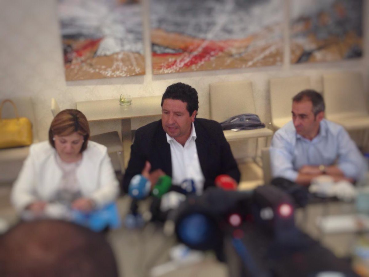 popularescs's tweet photo. Desayuno con los medios de comunicación. #TrabajarHacerCrecer #PoryParaCS @javiermoliner @isabelbonig @BarrachinaM http://t.co/cEYEGrs74X