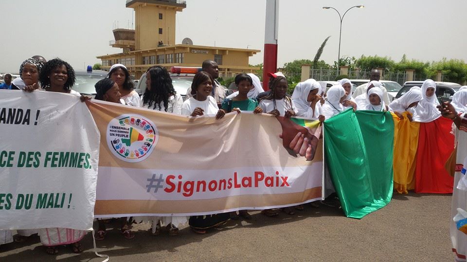 Ensemble1Peuple's tweet image. Aéroport International de Bamako Senou pour L'accueille des présidents #SignonsLaPaix #Mali @USAIDMali @TV5MONDE