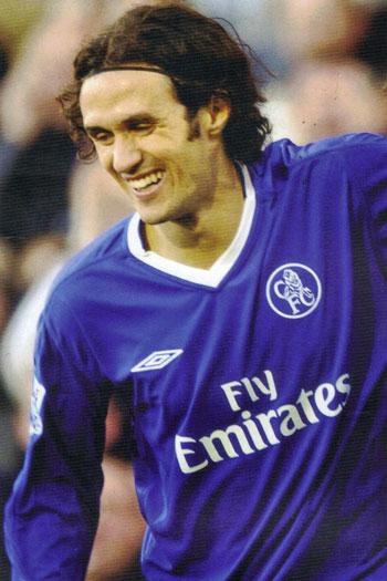 Happy birthday to and 3 time title winner Ricardo Carvalho who is 37 today 