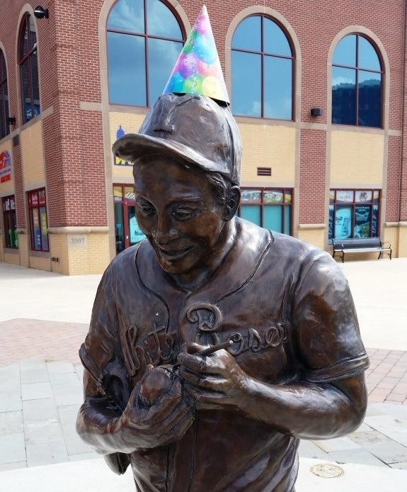 Happy Birthday to the immortal Brooks Robinson!  Re-message to wish the former York White Rose a great day! 