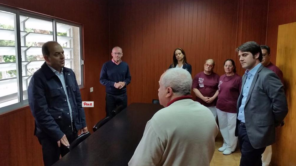 Juanjocardona_'s tweet photo. Hoy he visitado a los alumnos del curso de Atención Sociosanitaria que hacen prácticas 
en el Centro de El Sabinal. http://t.co/xG5NLXbSwQ
