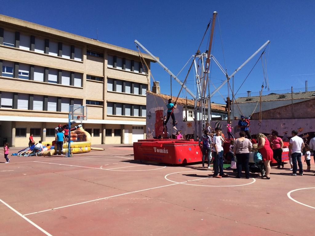 Festisoria's tweet photo. Jornada para los pekes en Olvega!! http://t.co/Tu0VhNEghm