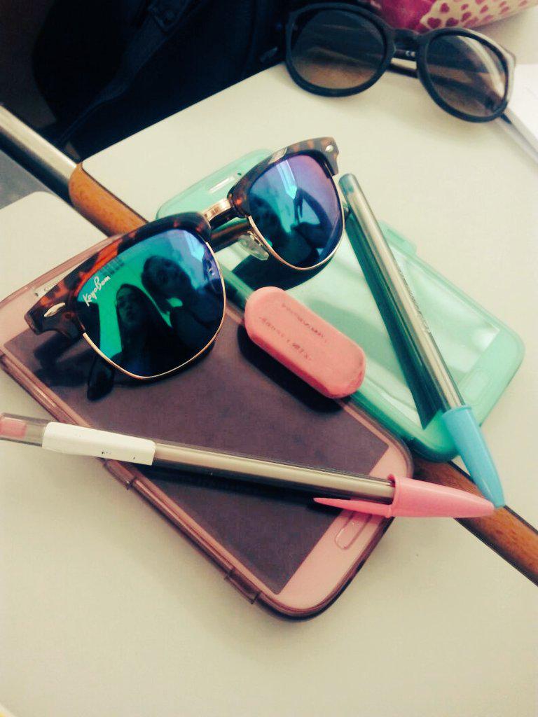 Kuilita's tweet photo. Aprovechando el tiempo...😎👫✌@marina_14310 http://t.co/gcA2BRL6bY