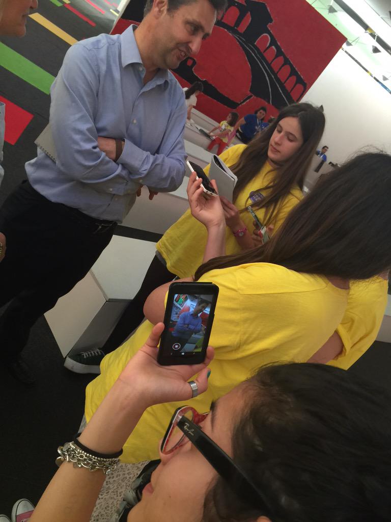 piervaccaneo's tweet photo. In attesa di #TwPinocchio ecco un #selfie con @turaticantu! Pronti? http://t.co/RhgDKcsegm