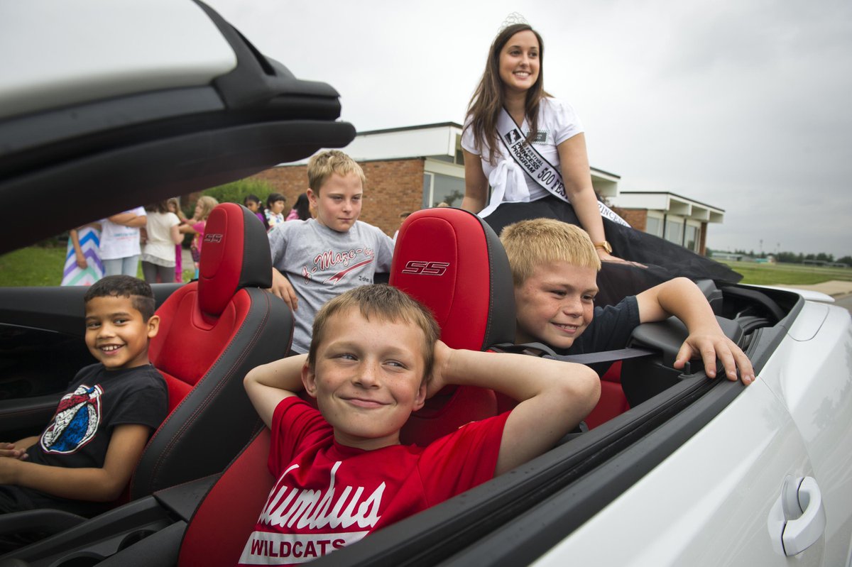 therepublicnews's tweet photo. 500 Festival Princess Allison Grana sits with Parkside students in a pace car during a visit to the school Monday. http://t.co/LQubBtnJxy