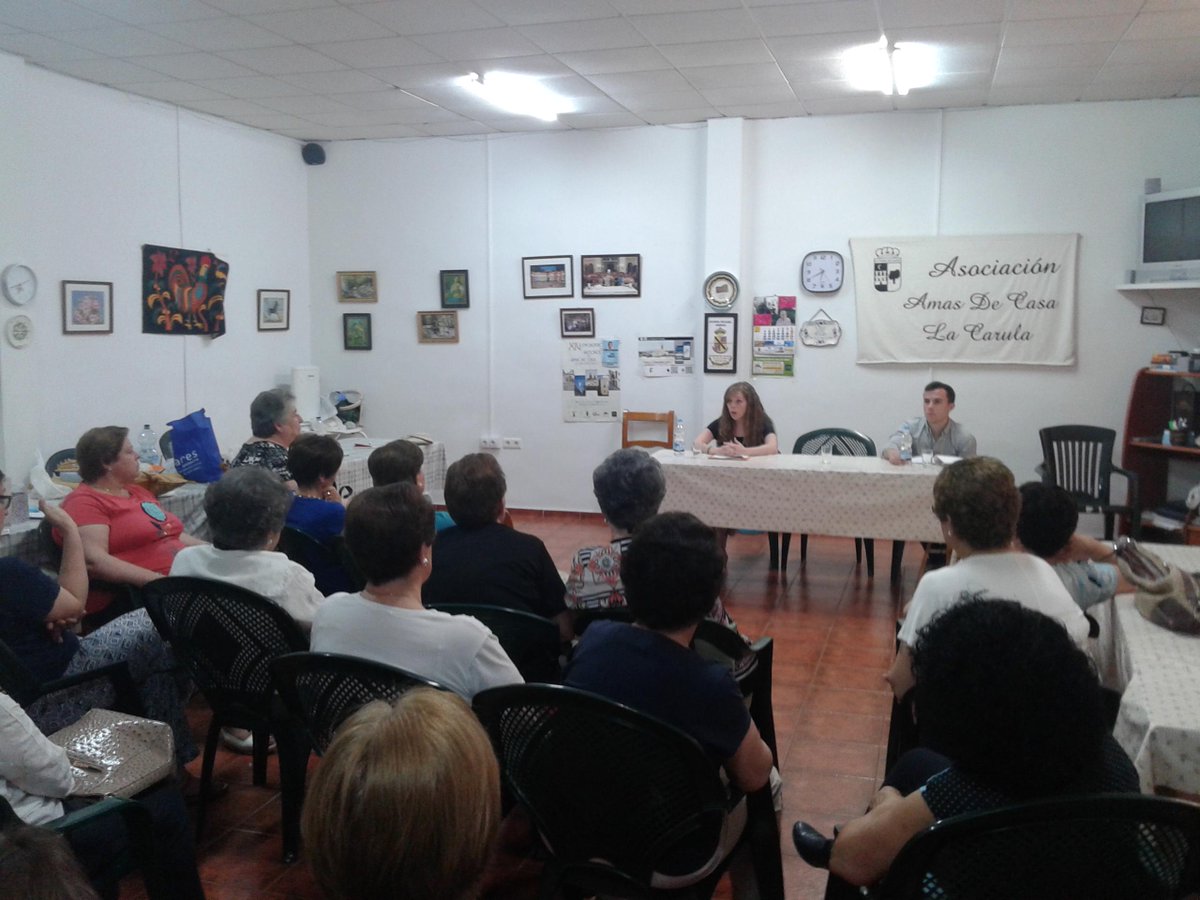 UDM_Puebla's tweet photo. Imágenes de la charla impartida por UDM sobre Impuesto Sucesiones en la Asoc. de Mujeres La Carula el pasado viernes. http://t.co/n8kxJQcmi6