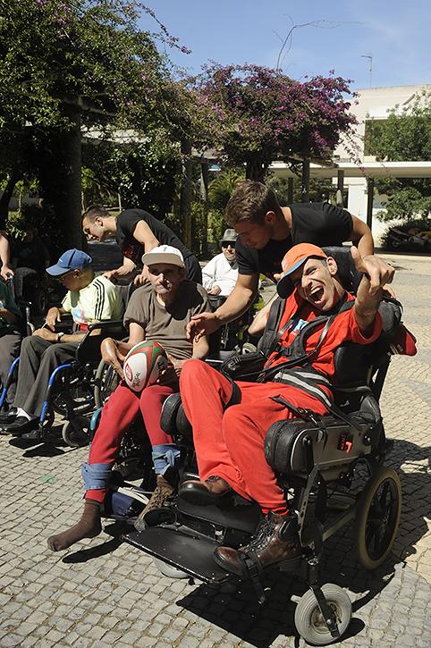 GeorgianRugby's tweet photo. CheckOut photos from #U20Lelos' trip to Centro Nuno Belmar da Costa where they met #NewFriend #WorldRugby20s http://t.co/JPSuelMter