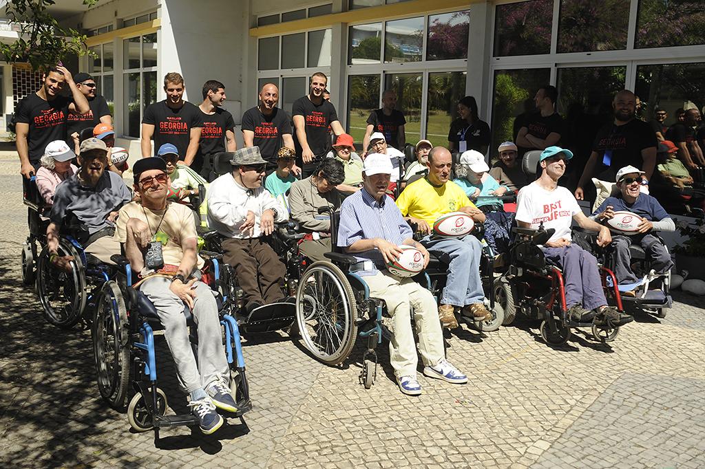 GeorgianRugby's tweet photo. CheckOut photos from #U20Lelos' trip to Centro Nuno Belmar da Costa where they met #NewFriend #WorldRugby20s http://t.co/JPSuelMter